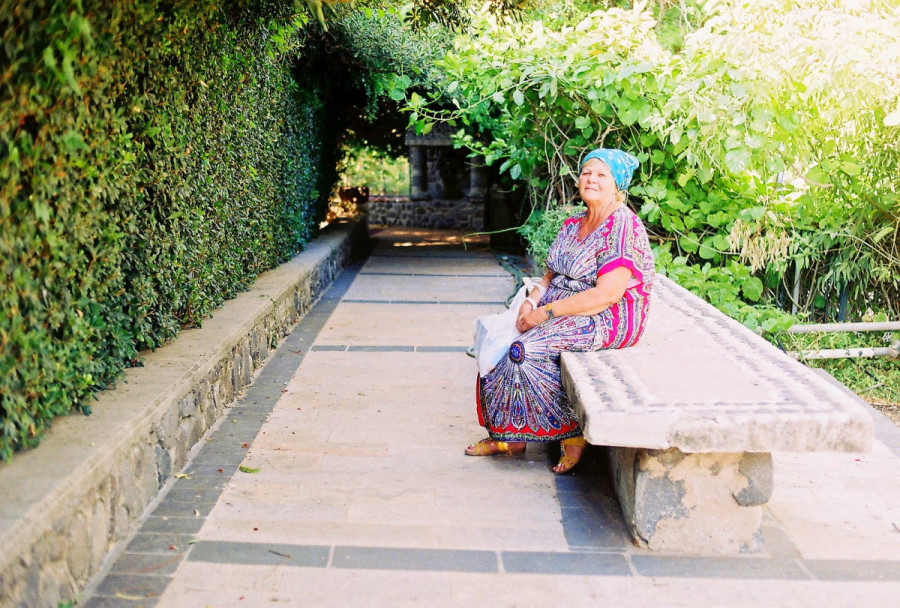 Israel-Women-On-Bench