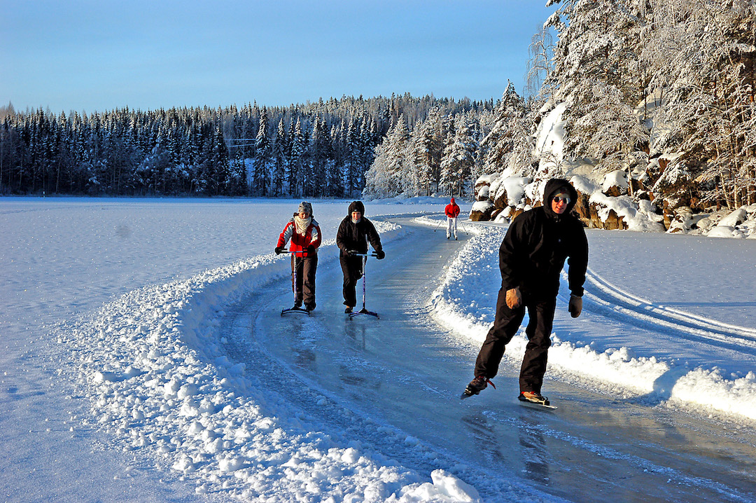 LakelandKuopioIcewaySkatingChez