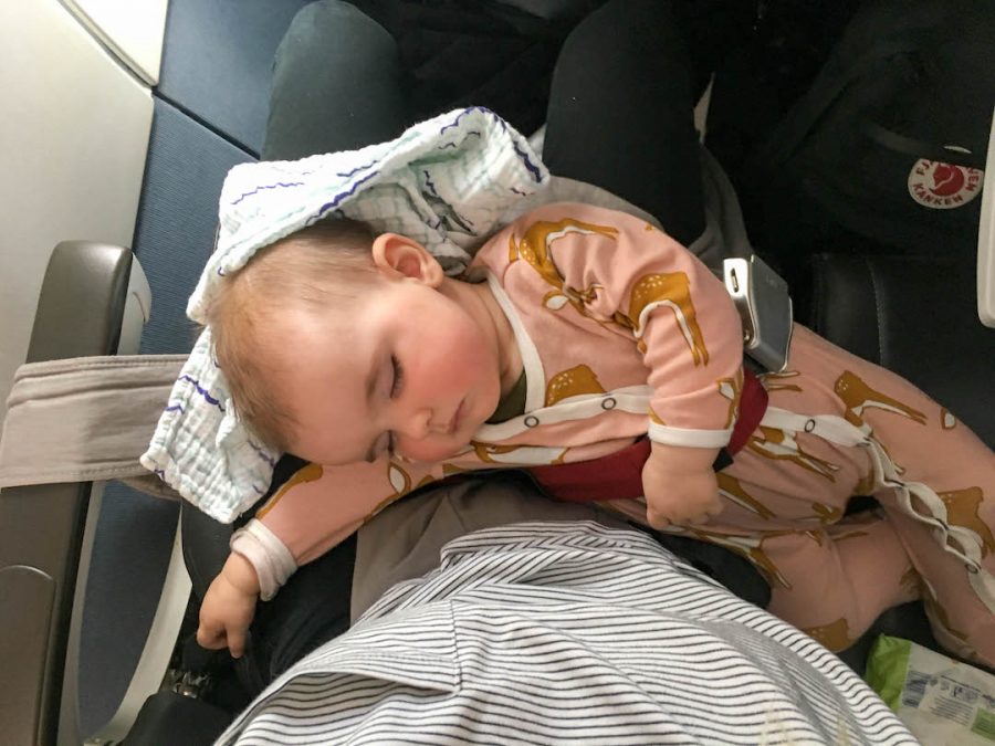 tips-for-travelling-with-a-baby-under-1-year-old-on-a-plane-days-to-come