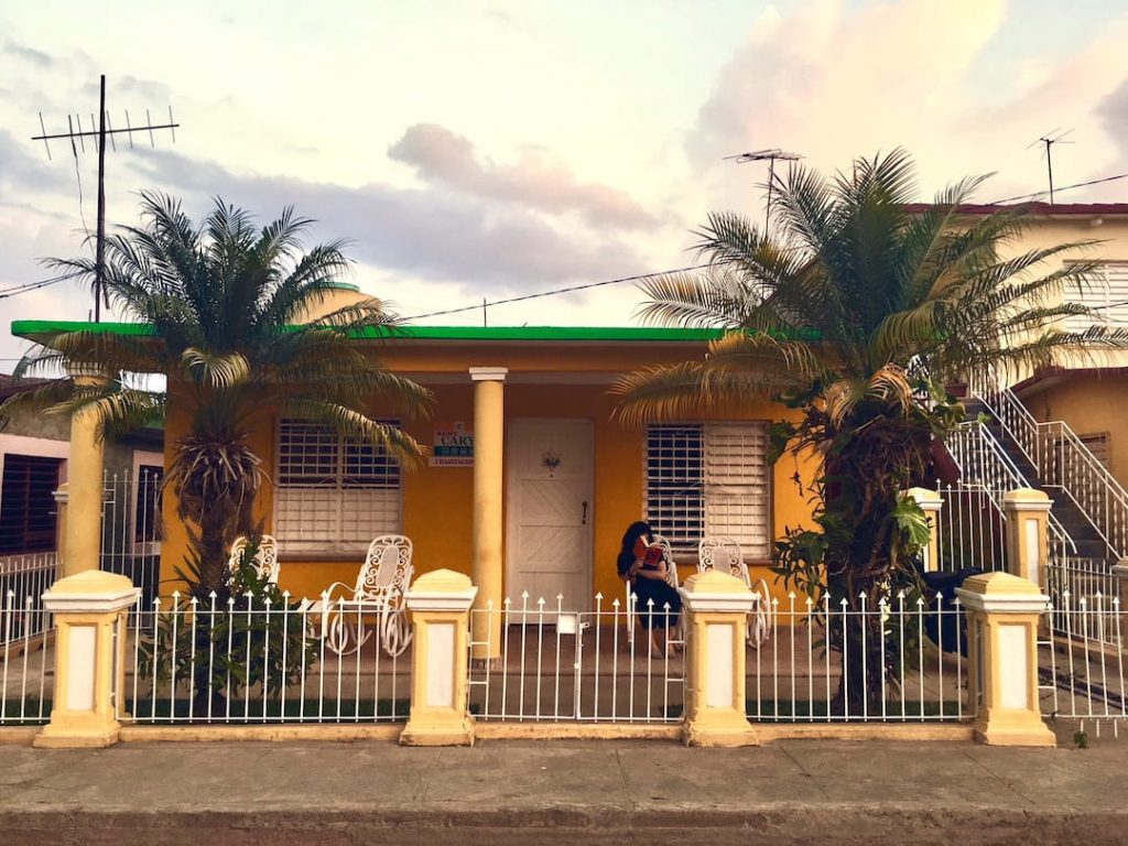 A yellow doll-like casa in Viñales