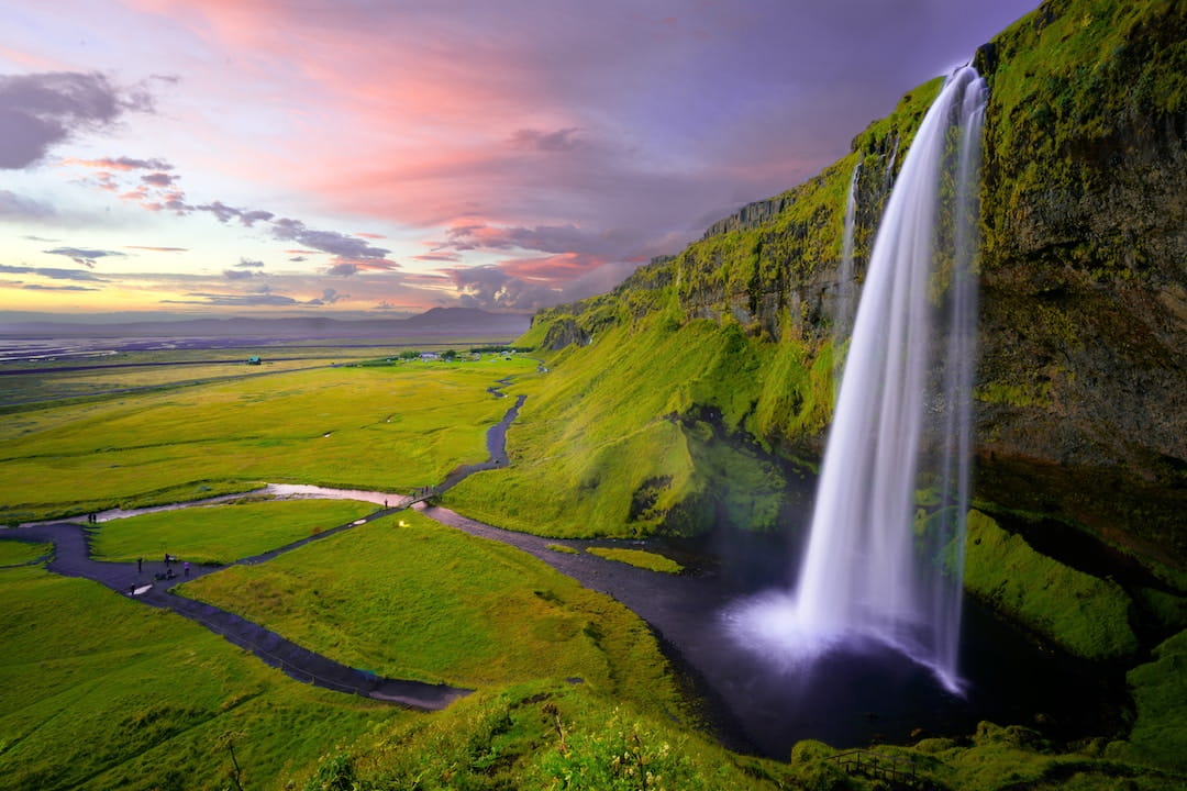 Seljalandsfoss - photograph waterfalls with an iPhone