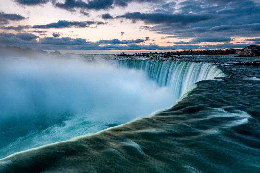 niagara falls - photograph waterfalls with an iPhone