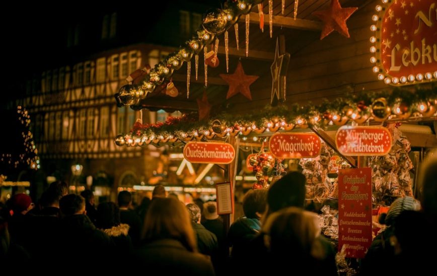 6 Holiday Traditions from Around the World (Updated 2021)