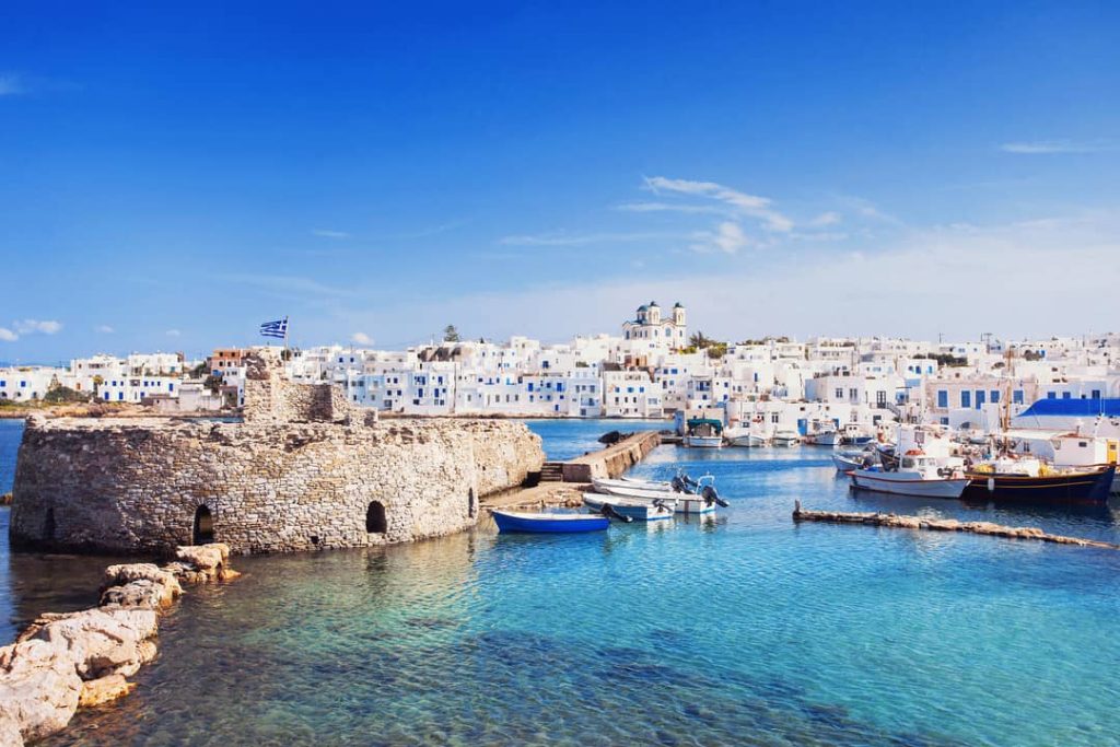 Plan your perfect adventure to the picturesque village of Naousa, on Paros island, Greece.